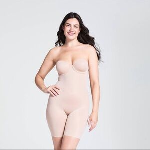 ASSETS by SPANX Flawless Finish Strapless Cupped Mid-thigh Bodysuit Size XL NWT